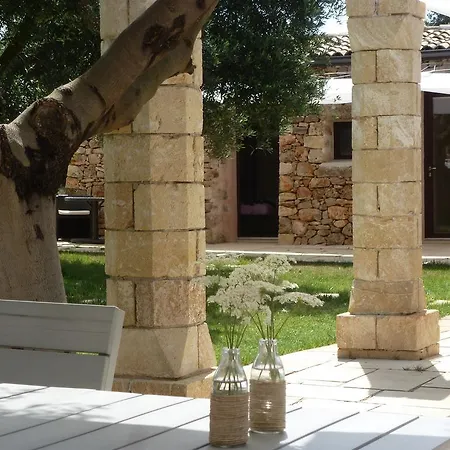 مزرعة للإقامة Tenuta Serre سالفي